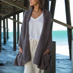 NWOT Barefoot Dreams Travel Shawl